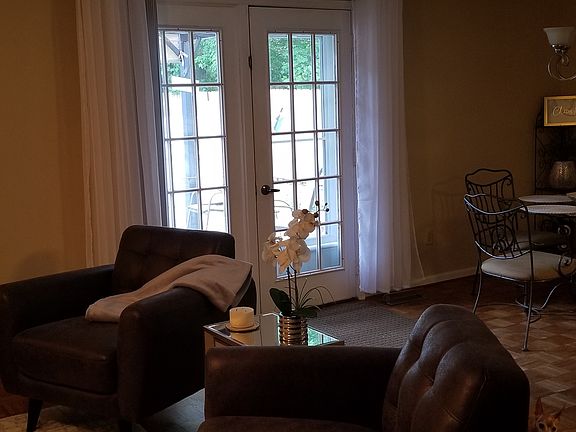 4th image of 7202 Chimney Rock Ct