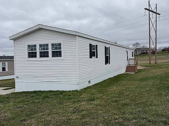 2nd image of 515 Chestnut Trl