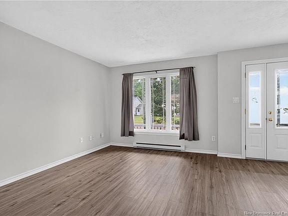4th image of 93 Shannon Dr
