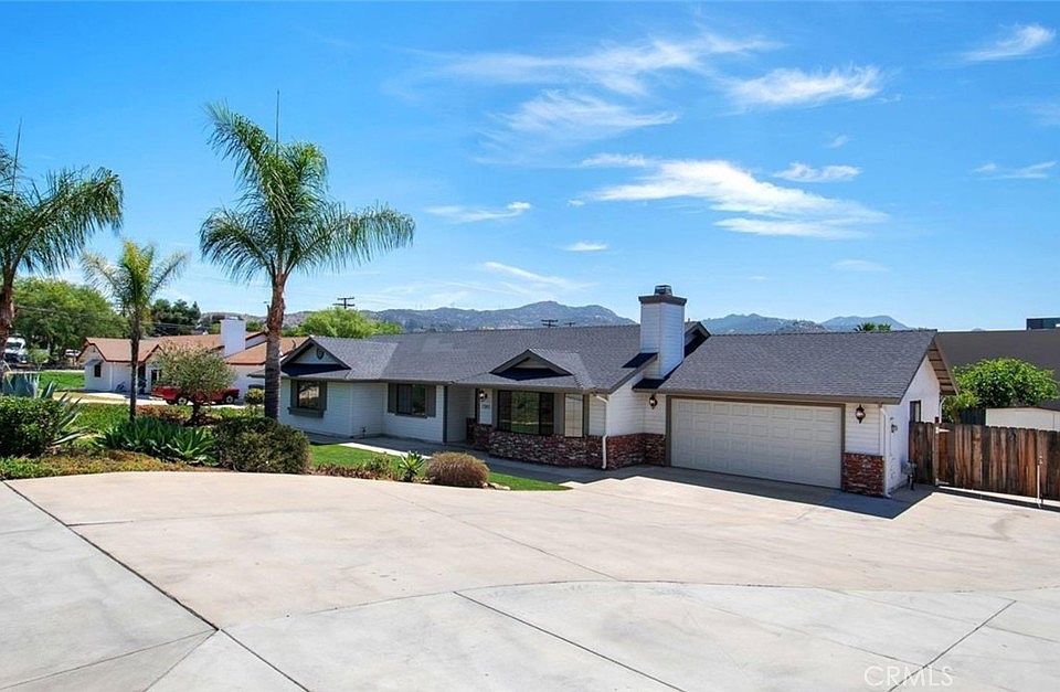 1st image of 1265 Tres Lomas Dr