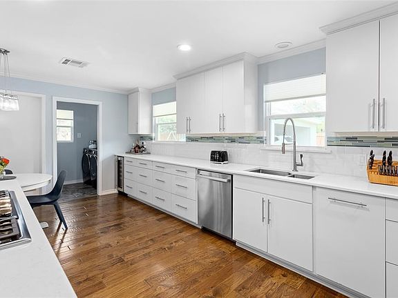 4th image of 4366 Lanark Ave