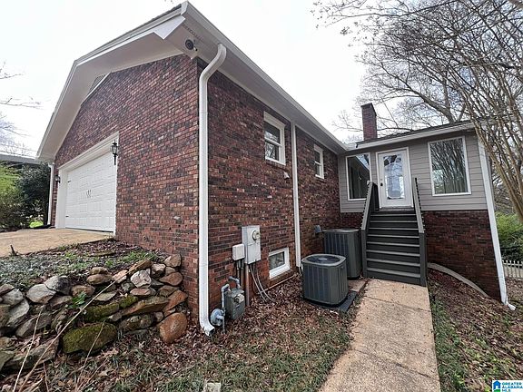 4th image of 940 Pinecliff Dr