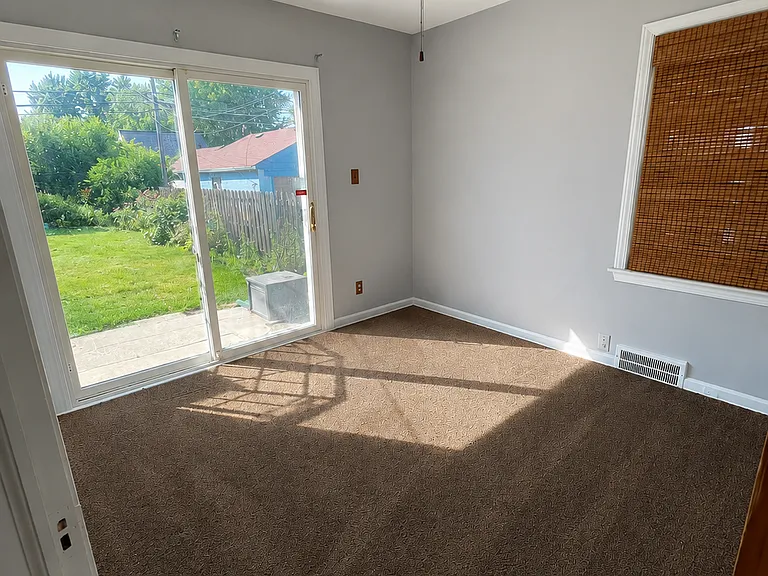 18221 Hanna St — Photo 12