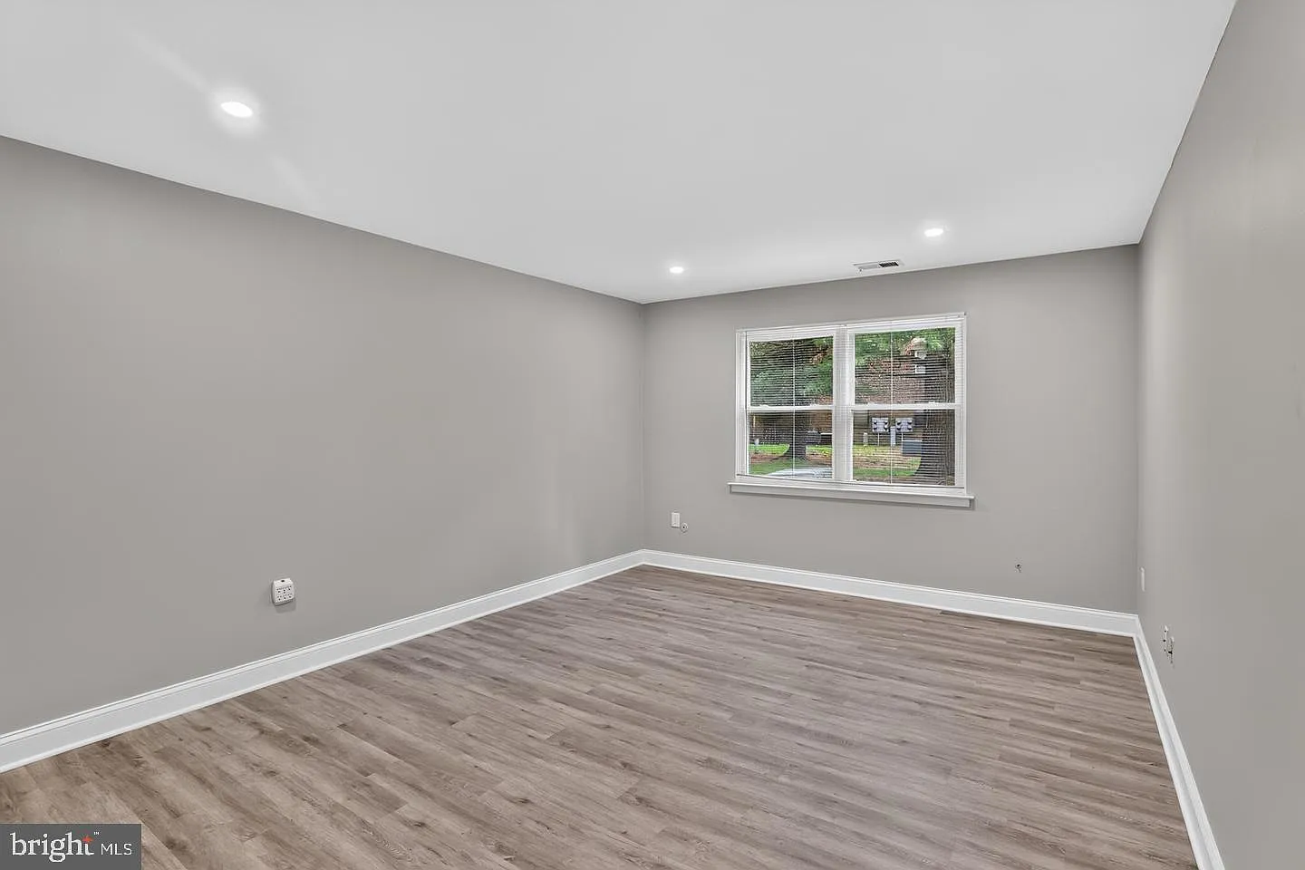 2 bed, 1.0 bath, 852 sqft, $2,200 — Photo 4