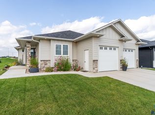 920 N Sylvan Dr, Sioux Falls, SD 57110
