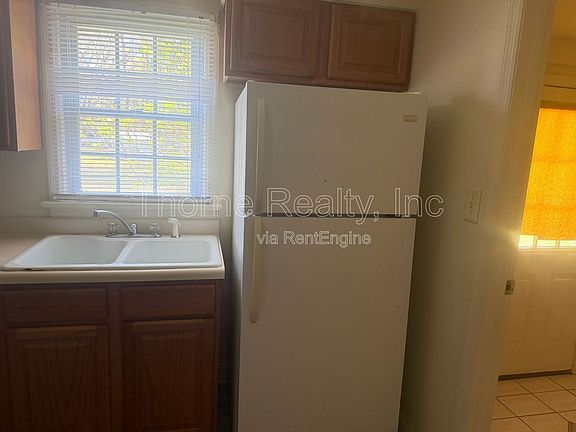 3rd image of 1117 Cypress St