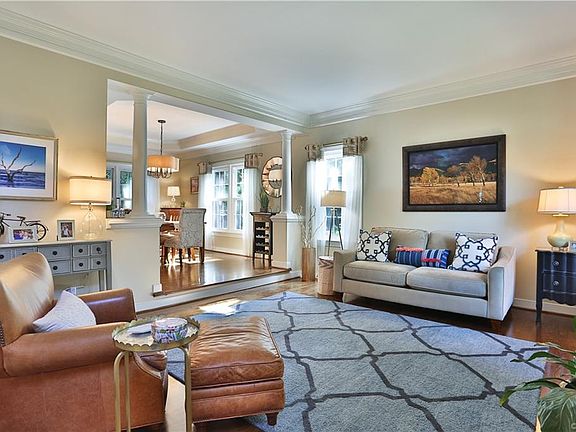 5th image of 10455 Oak Cottage Dr