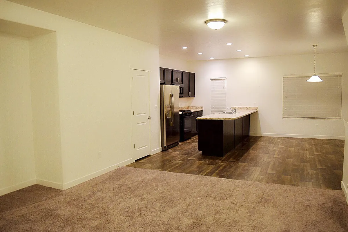 Building Photo - 14740 S Rising Star Way
