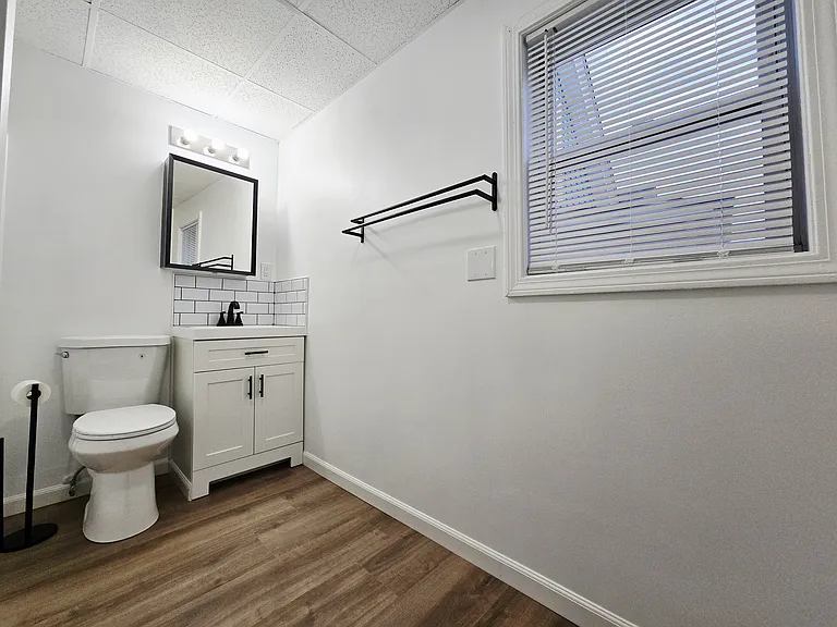 41 W L St #2 — Photo 4