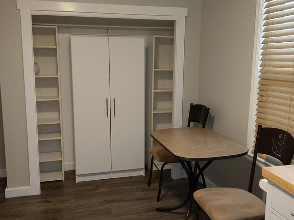 Kitchen pantry