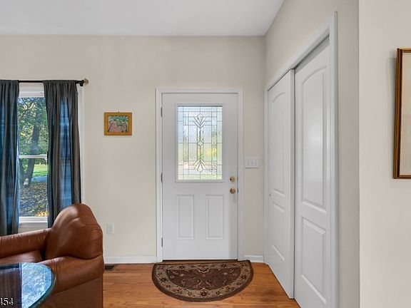 4th image of 320 Ridge Blvd