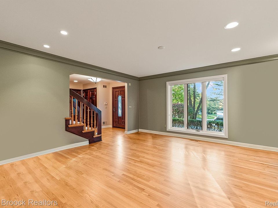 6135 Pickwood Dr, photo 17