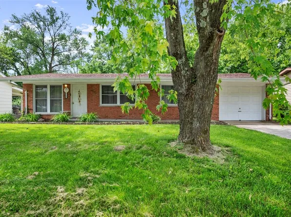 1765 Barbara Dr, Saint Charles, MO 63303
