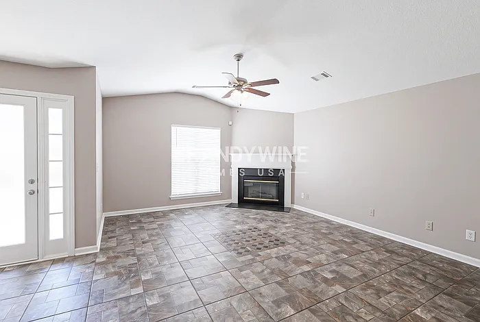 5862 Waggoner Ct — Photo 4