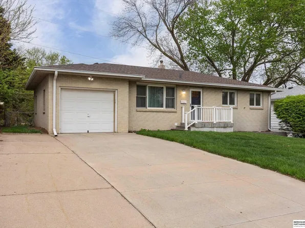 2406 S 123rd St, Omaha, NE 68144