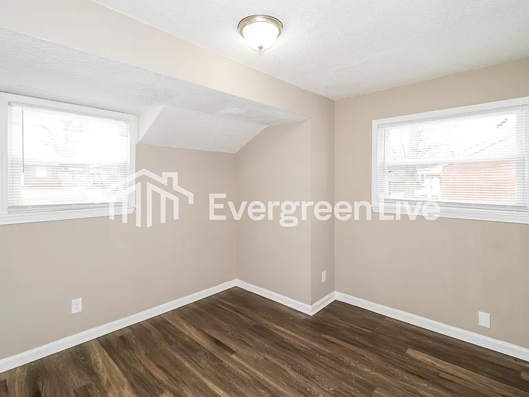 4053 Chippewa Rd — Photo 12