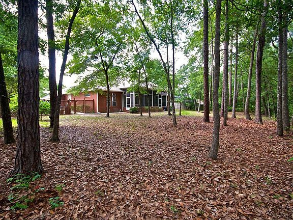 4th image of 2415 Hawkcrest Dr E