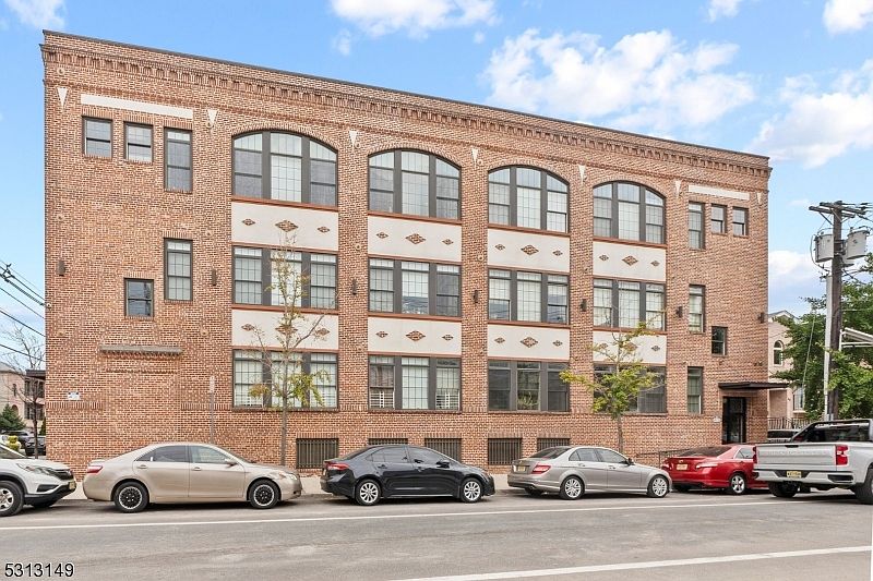 1st image of 88 Saint Francis St
