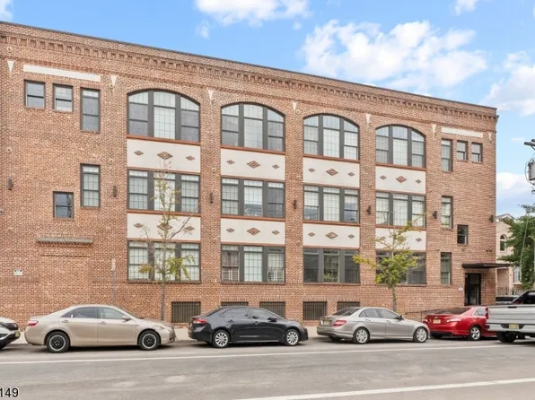 88 Saint Francis St, Newark City, NJ 07105