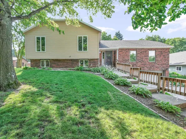 1505 Kirby St, West Okoboji, IA 51351