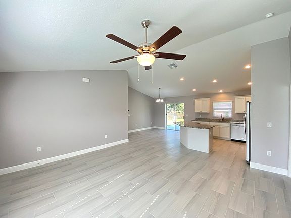 4th image of 52 Oak Cir