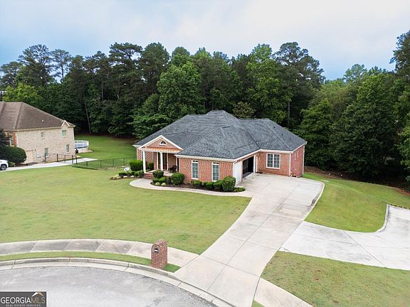 2nd image of 3924 Hershel Dr