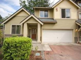 402 NW Pebble Ln, Issaquah, WA 98027