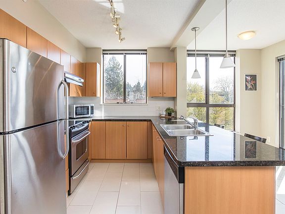 3rd image of 511 Rochester Ave #507