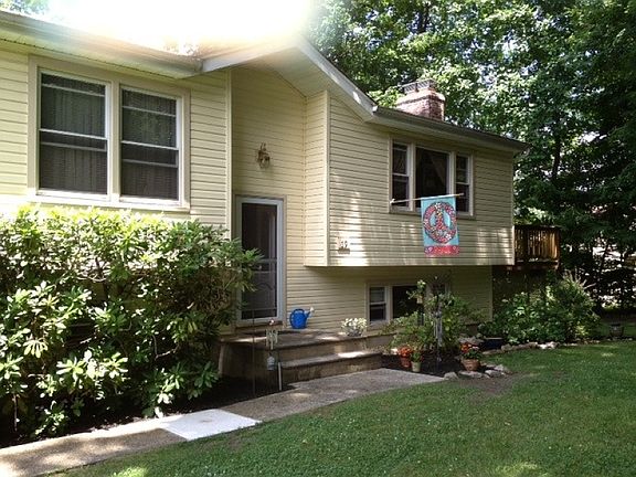 4th image of 19 Hillsdale Dr