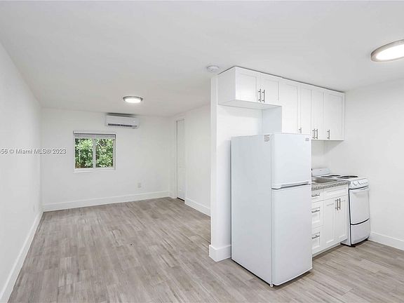 3rd image of 1624 NW 17th Ln #3