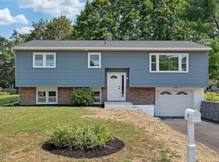 27 Clearview Blvd, Castleton, NY 12033