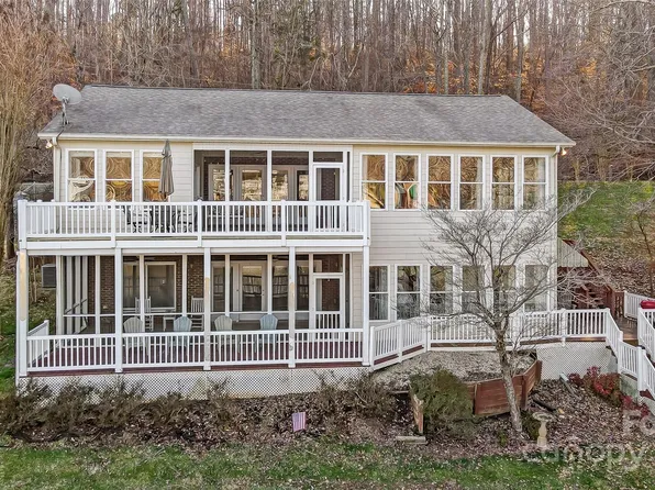 2704 Sadler Rd, Charlotte, NC 28278