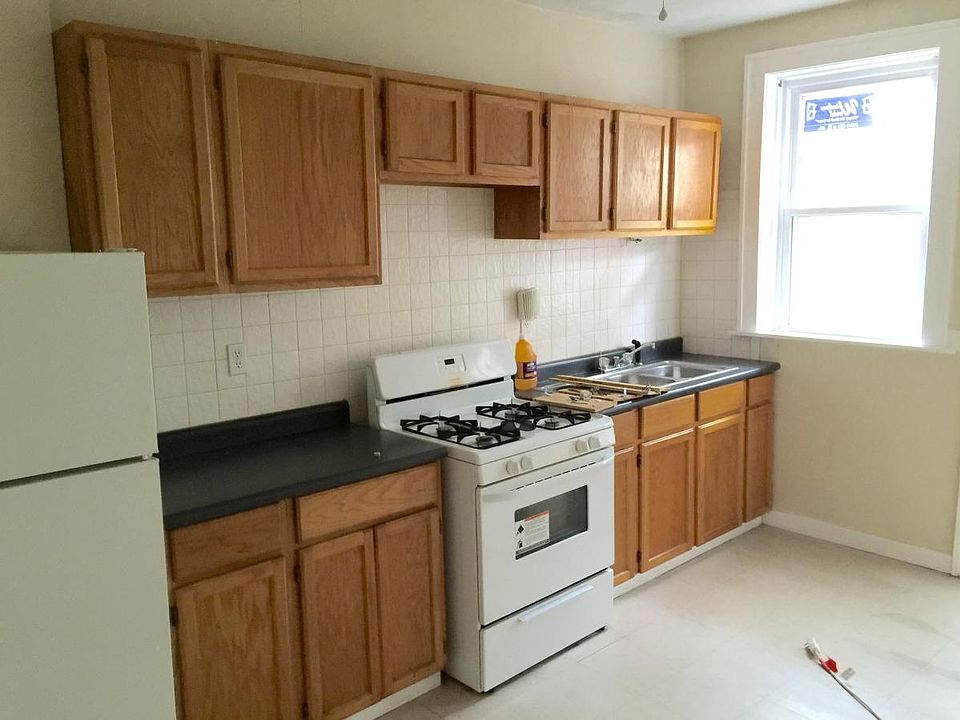 1st image of 6024 Dewey Ave #A