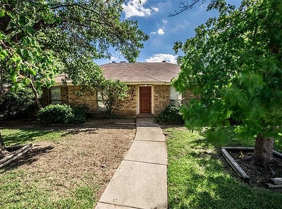 2nd image of 3104 Mayfair Dr