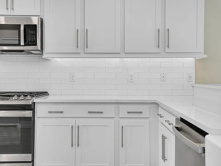 5351 Bridge St — Photo 14