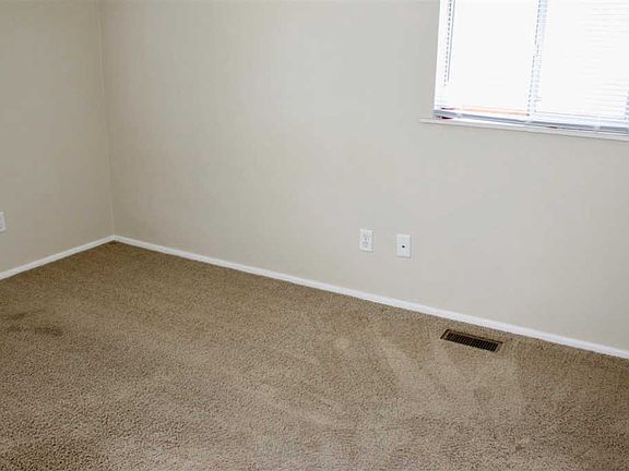 4th image of 3612 Beaumont Ct