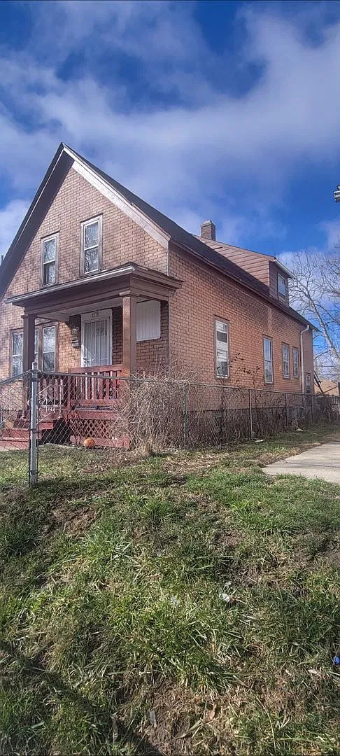 4 bed 1.5 bath House - Rare find — Photo 1