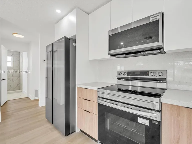 1611 NE 50th Ct #1 — Photo 7