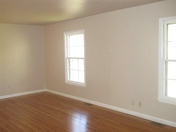 3rd image of 1108 Oster Dr NW
