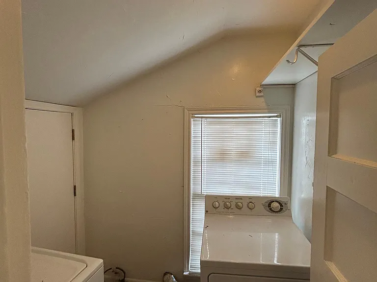 1255 San Patricio Dr — Photo 6