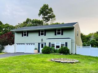 10 Summercress Lane, Coram, NY 11727