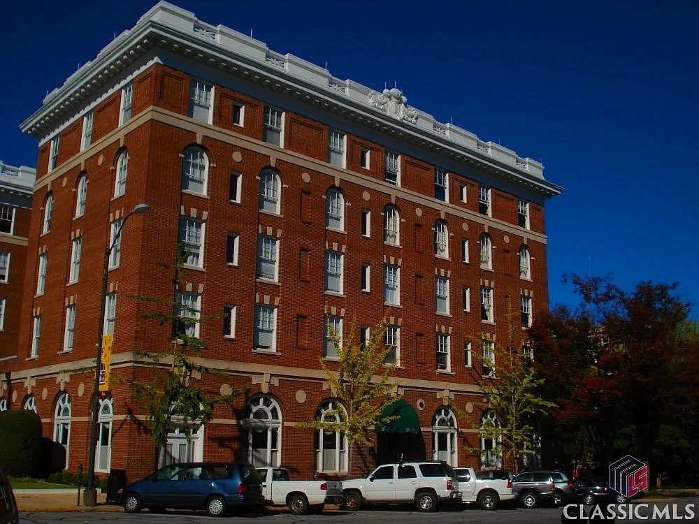 247 E Washington St APT 506 photo 1
