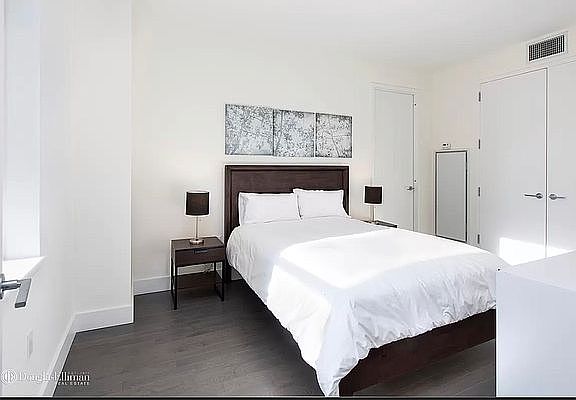 5th image of 416 52nd St #725