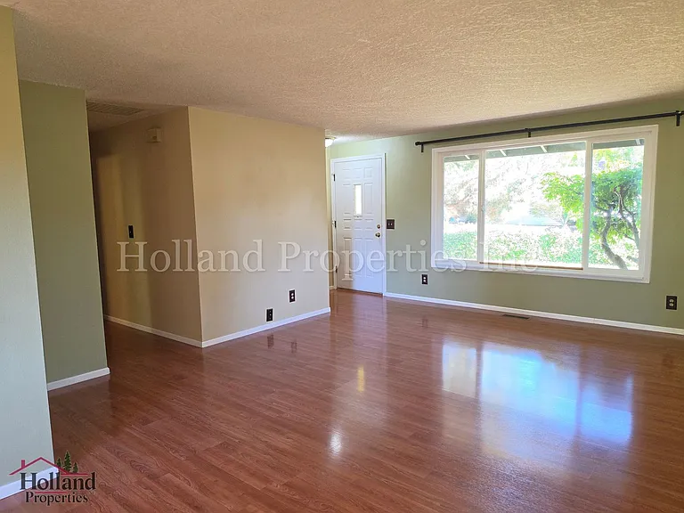 17267 SW Barcelona Way — Photo 3