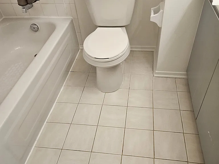250 Brittany Dr #207 — Photo 6
