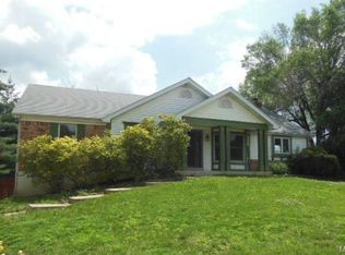 116 Hunters Pointe Dr, Saint Charles, MO 63304