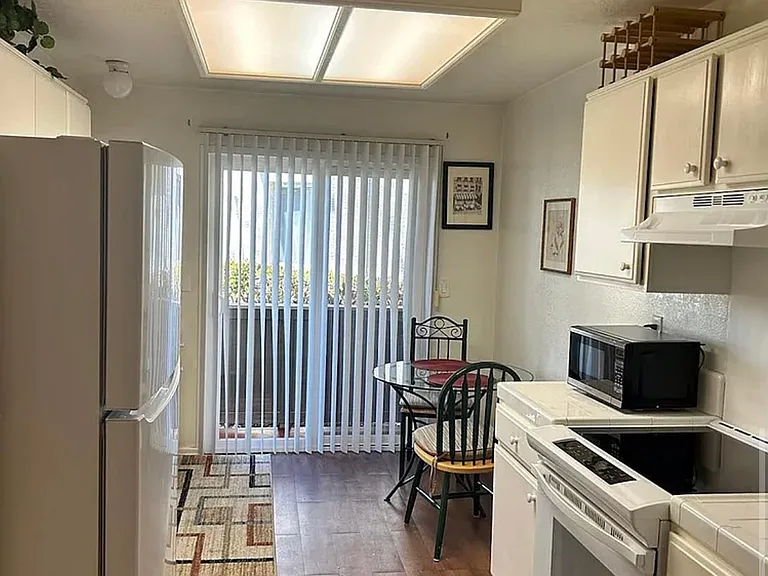 70 Corniche Dr #D — Photo 8