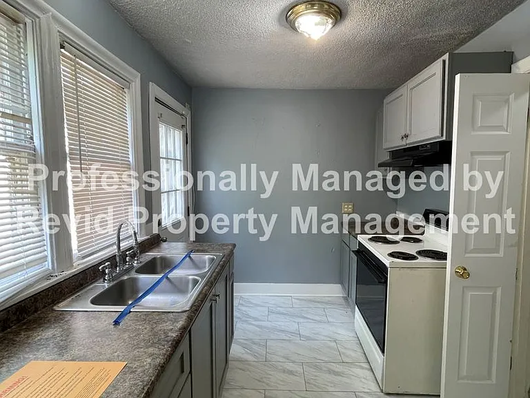 3560 Stuart Rd — Photo 8
