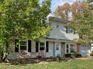 1006 Janet Ave, Darien, IL