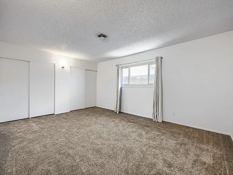 823 Center St — Photo 15